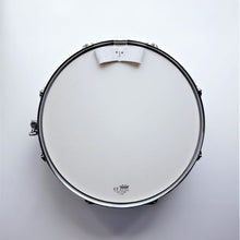 Load image into Gallery viewer, Snareweight - M80 vit magnetisk dämpning av virveltrumma - Musik Utan Gränser