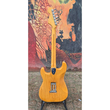 Ladda upp bild till gallerivisning, Stratocaster 1976