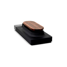 Ladda upp bild till gallerivisning, E Touché