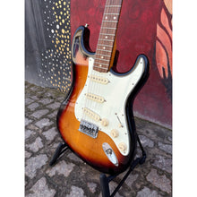 Load image into Gallery viewer, Stratocaster XII 1994 3-Color Sunburst