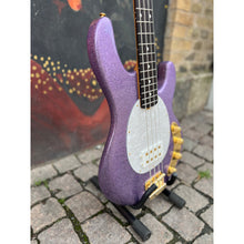 Ladda upp bild till gallerivisning, Ernie Ball Music Man - StingRay4 Special Amethyst Sparkle - Musik Utan Gränser
