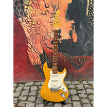 Ladda upp bild till gallerivisning, G&L - Skyhawk Leo Fender Signature 1990 - Musik Utan Gränser