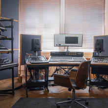 Ladda upp bild till gallerivisning, A7V