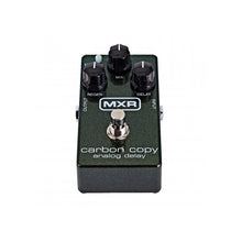 Load image into Gallery viewer, MXR - Carbon Copy signerad av Phil Campbell Motörhead - Musik Utan Gränser