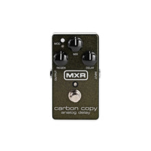 Load image into Gallery viewer, MXR - Carbon Copy signerad av Phil Campbell Motörhead - Musik Utan Gränser