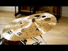 Ladda och spela upp video i Gallerivisaren, PA18EHTRC 18'' Pure Alloy Extra Hammered Trash Crash