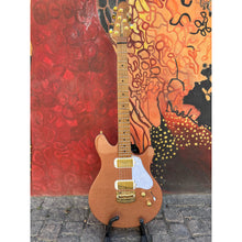 Load image into Gallery viewer, Ernie Ball Music Man - Valentine Pink Champagne Sparkle - Musik Utan Gränser