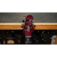 Ladda upp bild till gallerivisning, Sterling By Music Man - MAJ200XFM Majesty Royal Red - Musik Utan Gränser