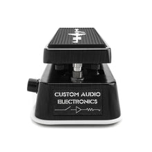 Load image into Gallery viewer, Dunlop - MC404 CAE Wah Wah Cry Baby - Musik Utan Gränser