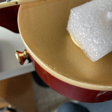 Load image into Gallery viewer, Vintage - V100MGT Gold Top Mini Double B-Stock - Musik Utan Gränser