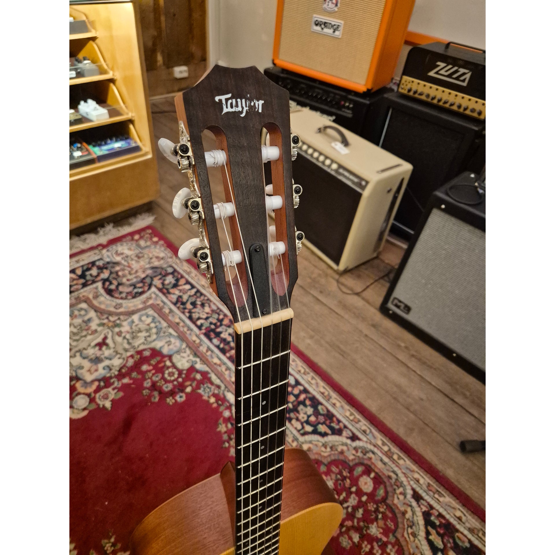 Academy 12e-N