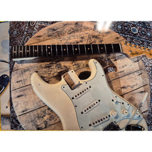 Ladda upp bild till gallerivisning, Stratocaster 1963 Olympic White Refin
