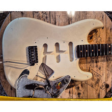 Ladda upp bild till gallerivisning, Stratocaster 1963 Olympic White Refin
