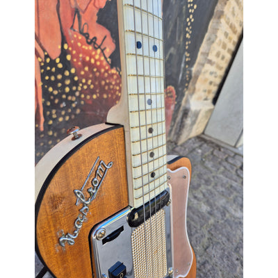 Standard Mahogny 1958