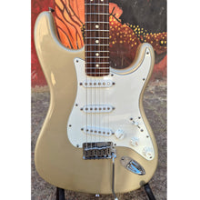 Ladda upp bild till gallerivisning, Stratocaster American Standard Shorline Mist 2007
