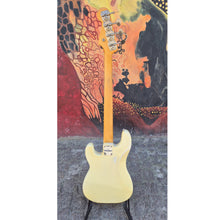 Ladda upp bild till gallerivisning, Precision Bass 1965 Olympic White
