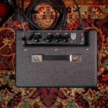 Ladda upp bild till gallerivisning, Debut Bass 15 15W basförstärkare

