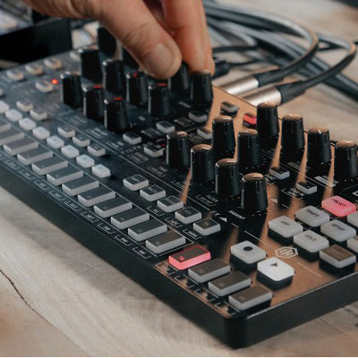 IK Multimedia - UNO Synth PRO X - Musik Utan Gränser 
