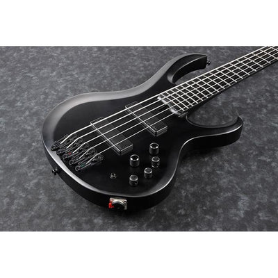 Ibanez - BTB625EX-BKF BTB Standard Black Flat 5-strängad - Musik Utan Gränser 