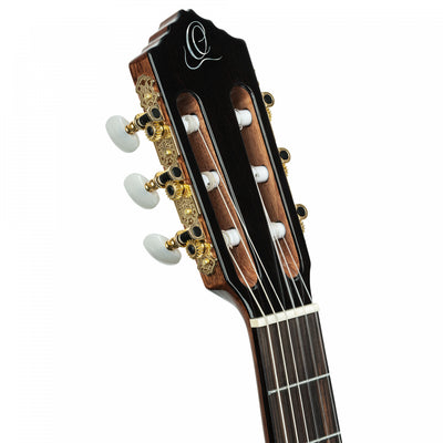 Ortega - RE159RWSN Slim neck 4/4 med mik - Musik Utan Gränser 
