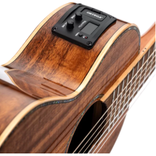 Ortega - RGLE18ACA Acacia Solid Top Guitarlele med mik - Musik Utan Gränser 