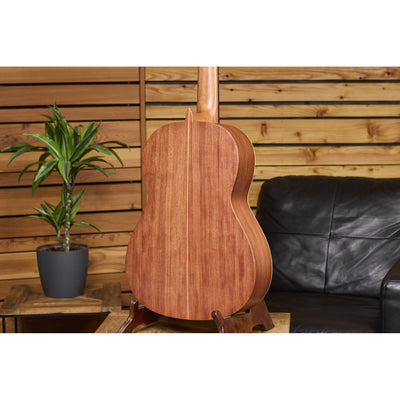 R18S Helsolid klassisk gitarr tillverkad i Spanien (matt finish)