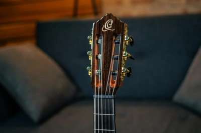 GRSUITE-TCE 4/4 Size, Thin, w/mic, Soundhole, Armrest