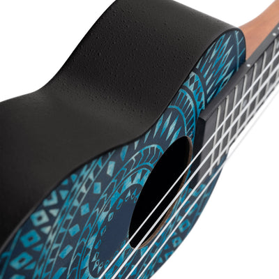 Ortega - K2SS-BKC Keiki Sopran Ukulele Blue Kaleidoscope - Musik Utan Gränser 