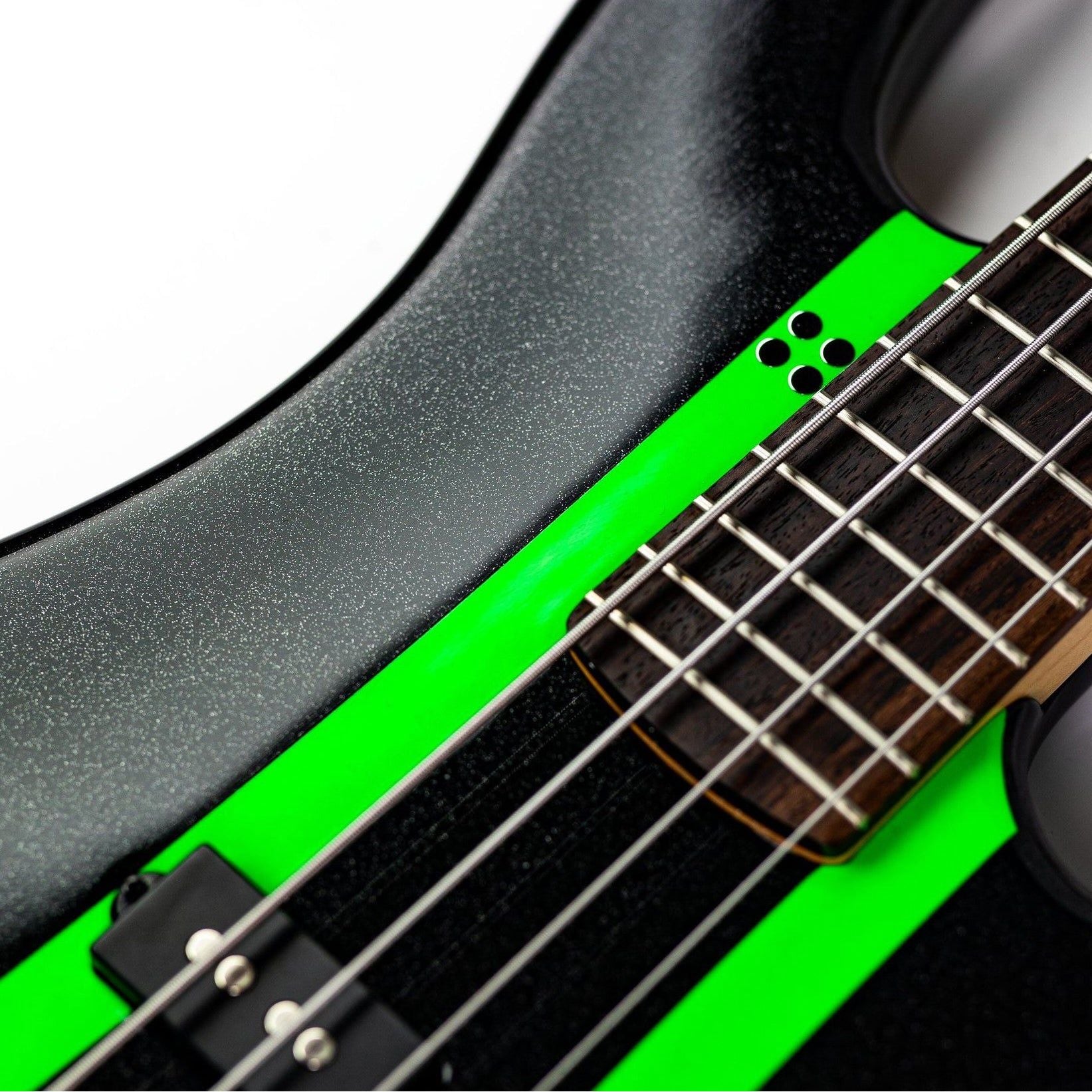 Sandberg - VS4 Lionell Shortscale Black Sparkle Neon Stripes - Musik Utan Gränser 