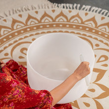 Ladda upp bild till gallerivisning, CSB16E3 Crystal Singing Bowl 16" Note C3 Roat Chakra
