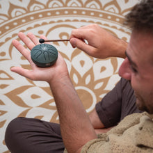 Ladda upp bild till gallerivisning, PSTD4DGGOL Pocket Steel Tongue Drum A Major Dark Green
