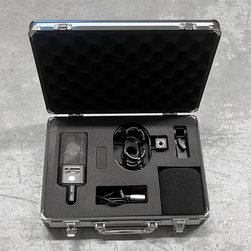 OC818 Black Studio Set