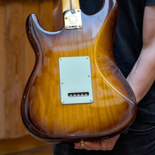 Ladda upp bild till gallerivisning, 75th Anniversary Commemorative Stratocaster US
