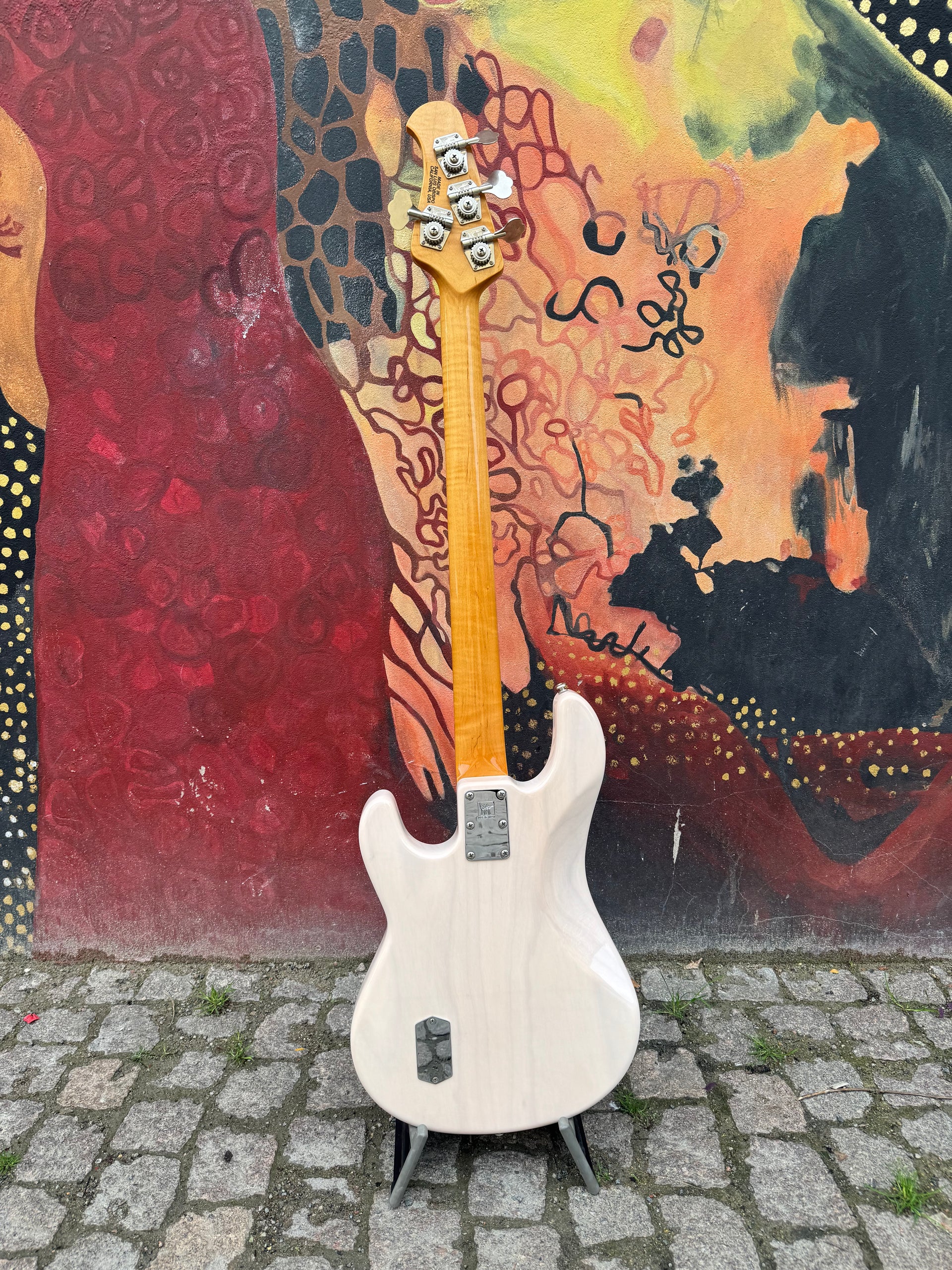 Classic Sabre Bass