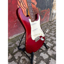 Load image into Gallery viewer, Stratocaster American Vintage Reissue 62 1986 Candy Apple Red
