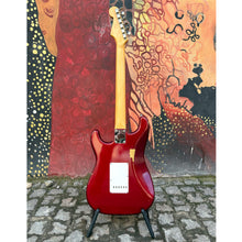 Load image into Gallery viewer, Stratocaster American Vintage Reissue 62 1986 Candy Apple Red
