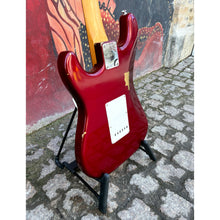 Load image into Gallery viewer, Stratocaster American Vintage Reissue 62 1986 Candy Apple Red
