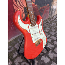 Ladda upp bild till gallerivisning, Marquee 2005 Fiesta Red
