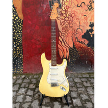 Load image into Gallery viewer, Stratocaster American Vintage Reissue 62 1990

