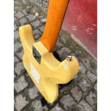 Load image into Gallery viewer, Stratocaster American Vintage Reissue 62 1990
