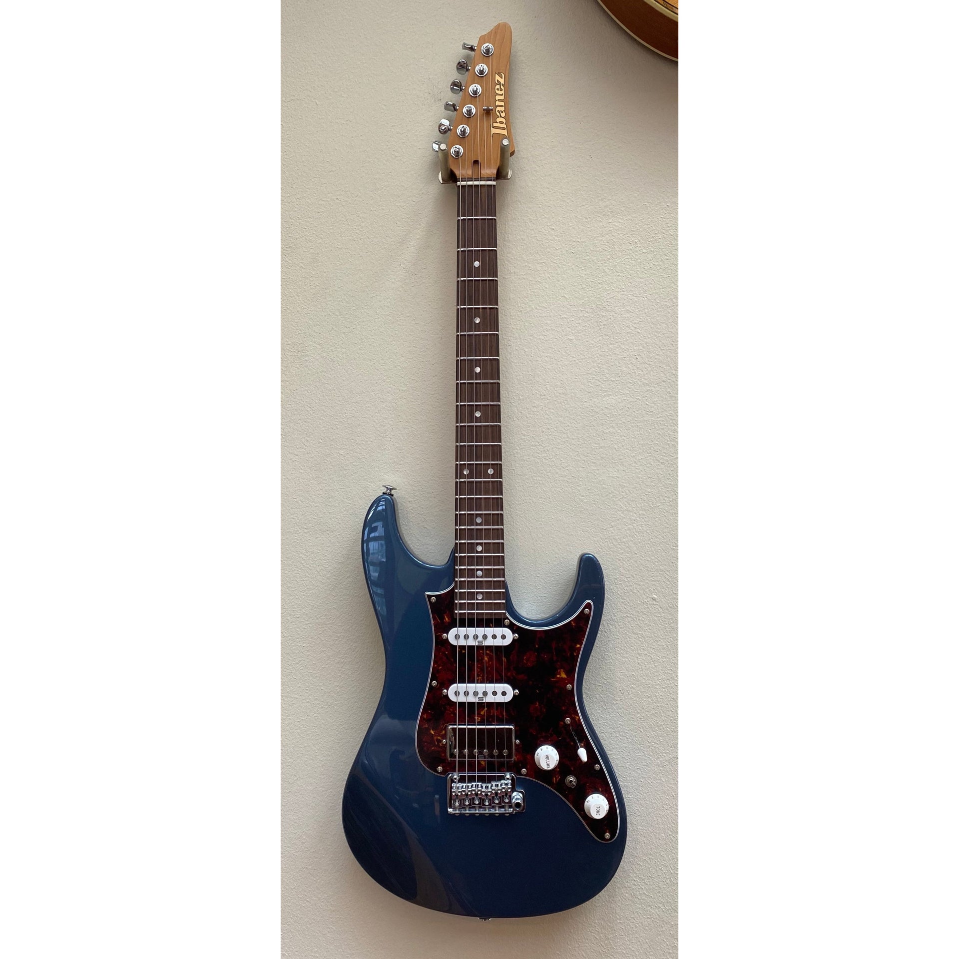 AZ2204N-PBM Prussian Blue Metallic Prestige