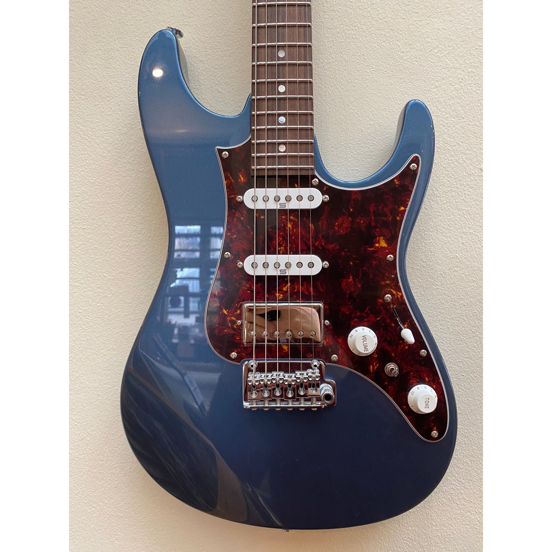 AZ2204N-PBM Prussian Blue Metallic Prestige
