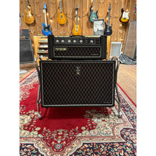 Ladda upp bild till gallerivisning, Conqueror Amp Head &amp; 2×12 Cabinet 1967
