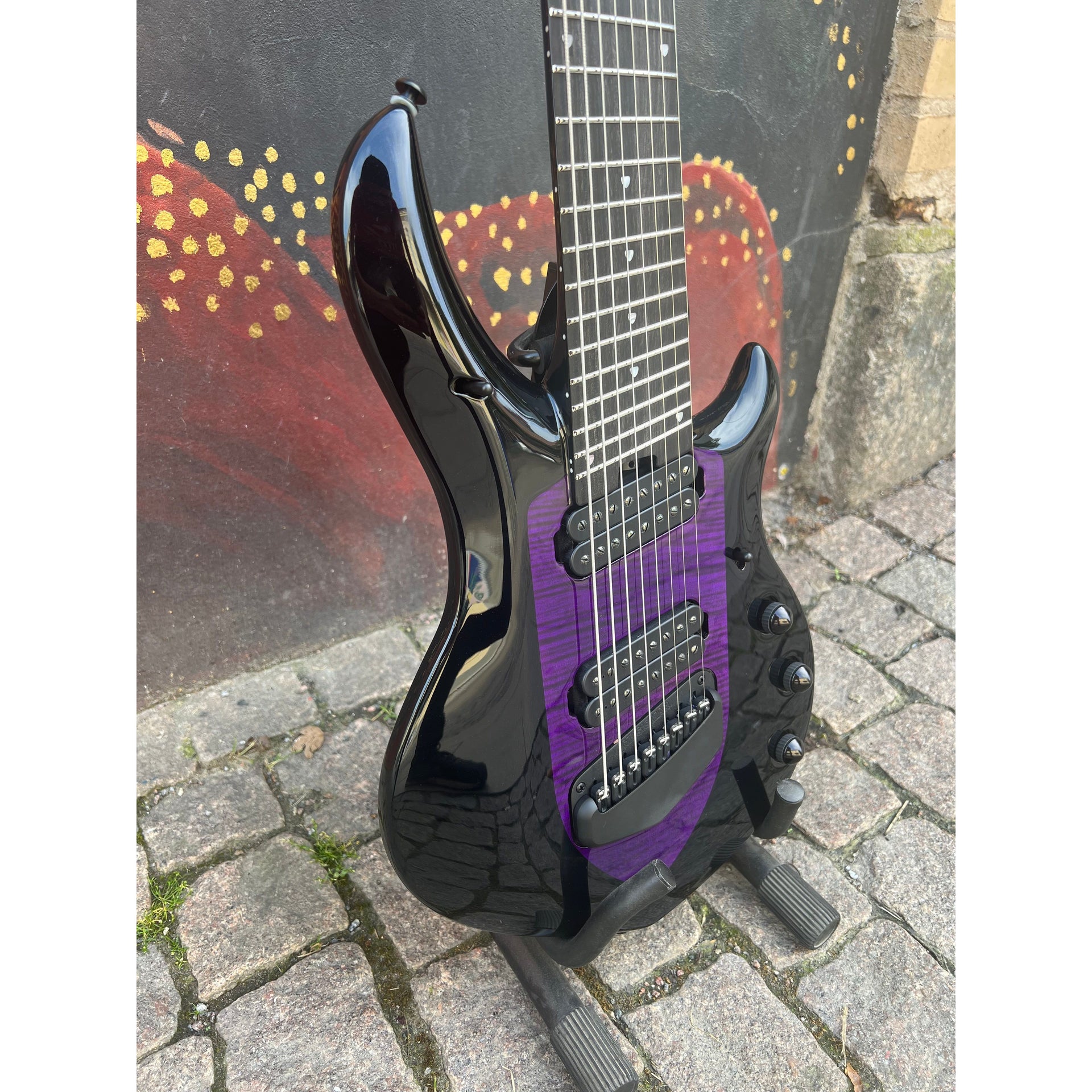 Ernie Ball Music Man - Majesty 8 Wisteria Blossom - Musik Utan Gränser 