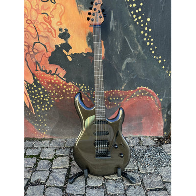 Ernie Ball Music Man - Luke III HSS Olive Pearl - Musik Utan Gränser 