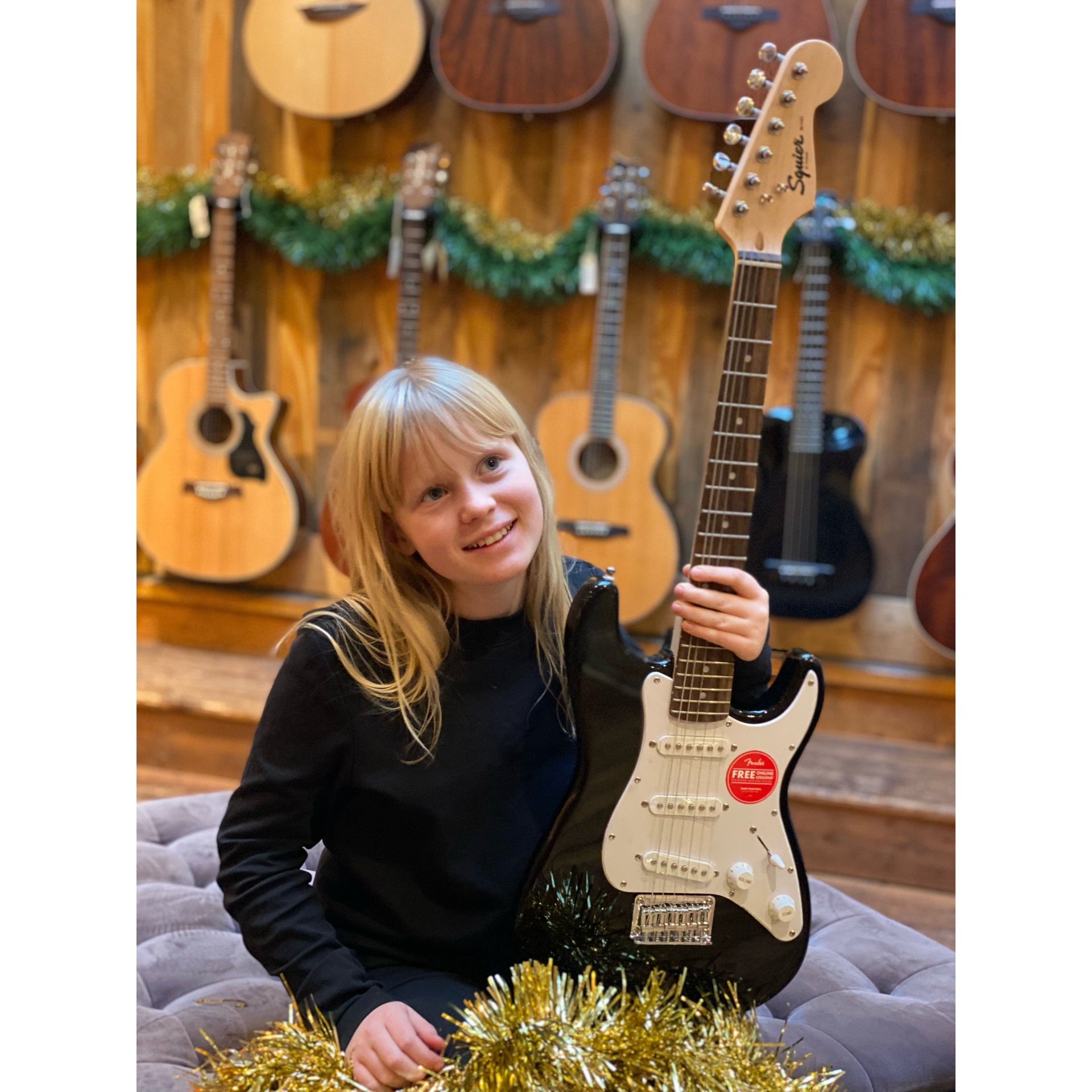 Squier by Fender - Mini Stratocaster svart 3/4 - Musik Utan Gränser 