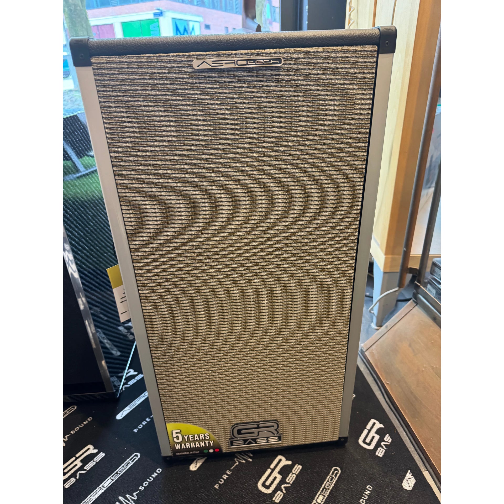 GRBass - AeroTech Premium Carbon Fiber AT212sl/4 Silver Grill - Musik Utan Gränser 