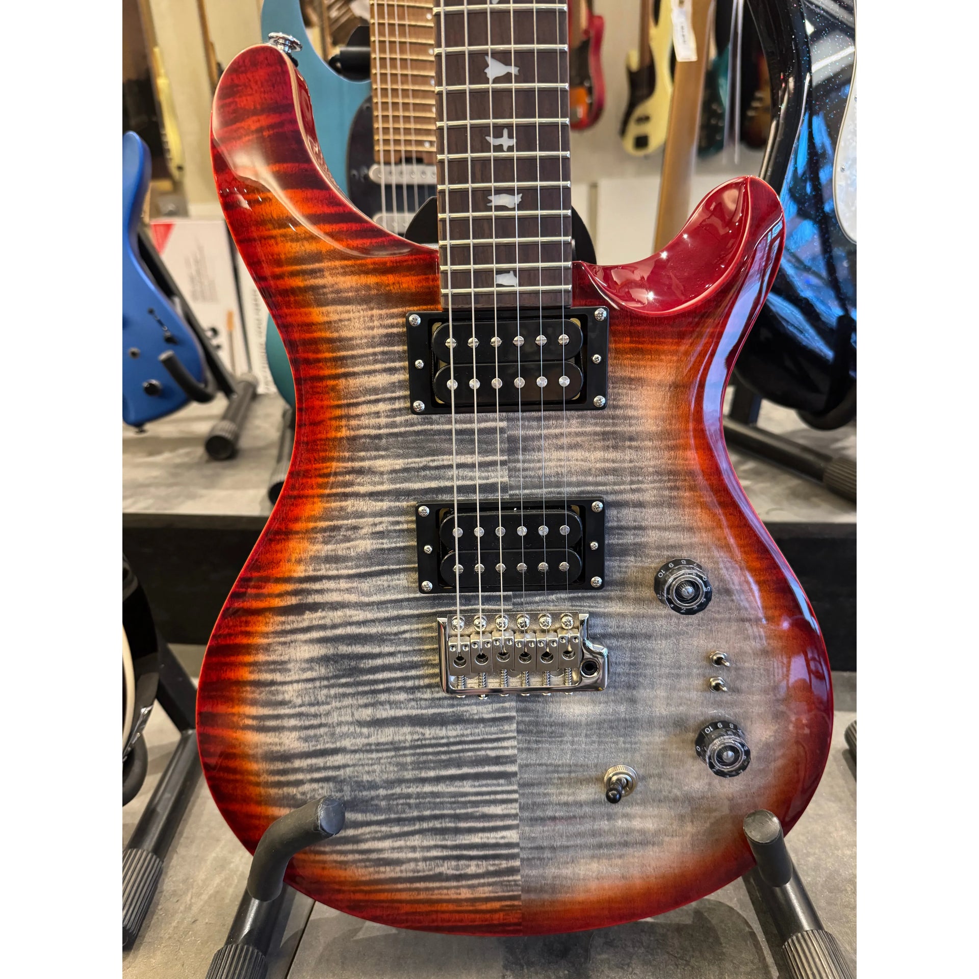 PRS - SE Custom 24-08 Charcoal Cherryburst - Musik Utan Gränser 