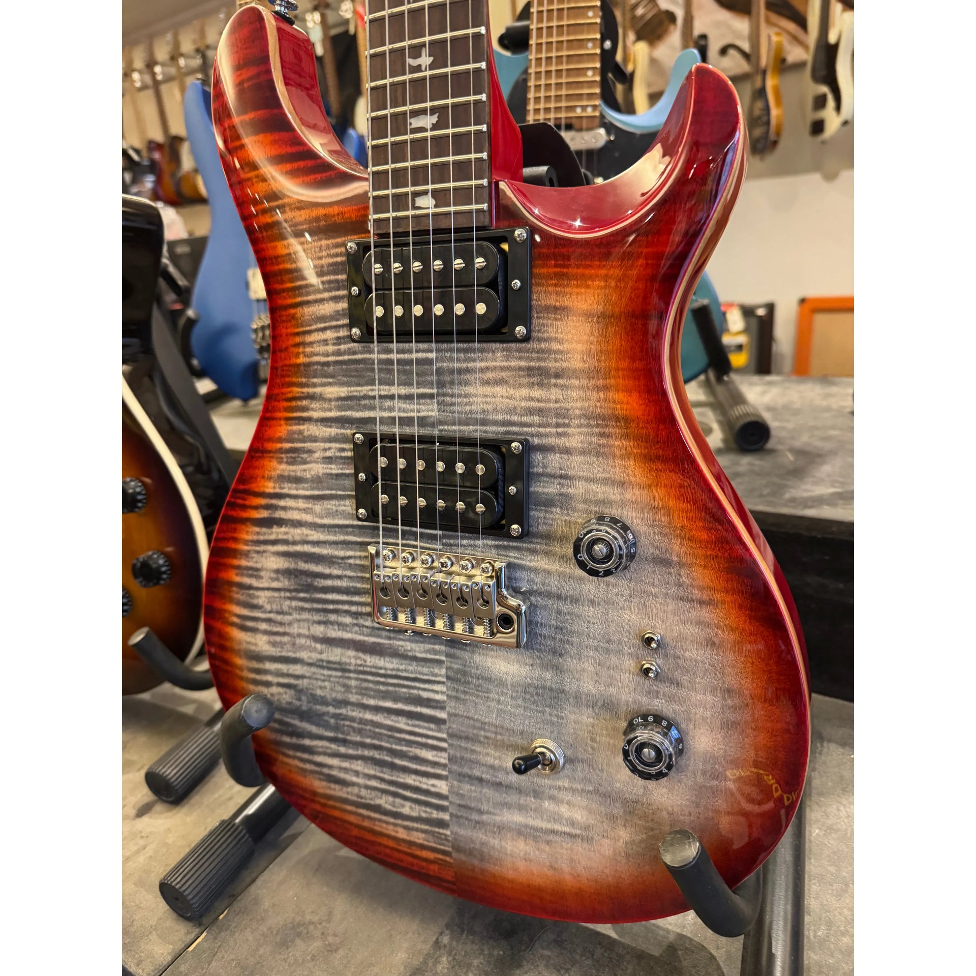 PRS - SE Custom 24-08 Charcoal Cherryburst - Musik Utan Gränser 