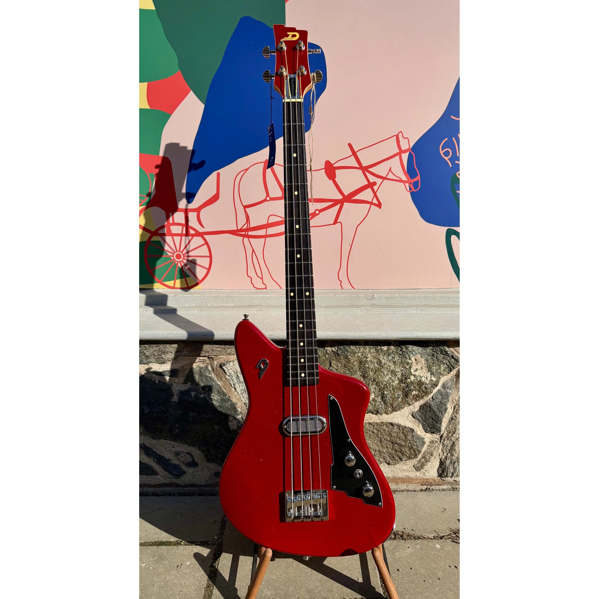 Duesenberg - Kavalier Shortscale Bass Red Sparkle - Musik Utan Gränser 